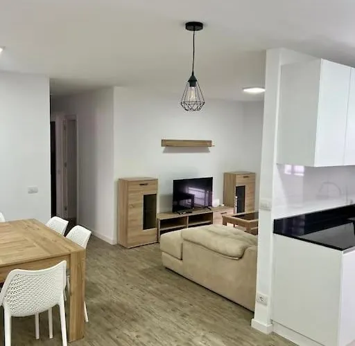 Detail Palmeras אדחה